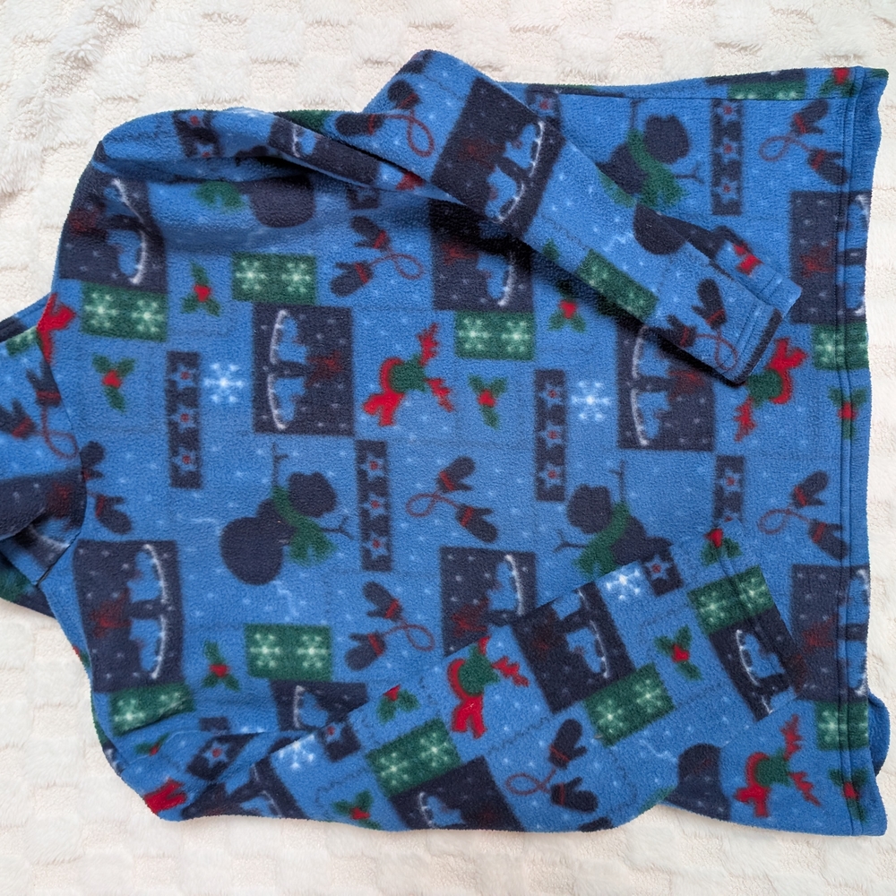 Blue holiday Patterned Button-Up Fleece - Picture 2 of 10